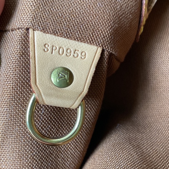 Vintage Louis Vuitton Monogram Montsouris MM - Picture 6 of 16